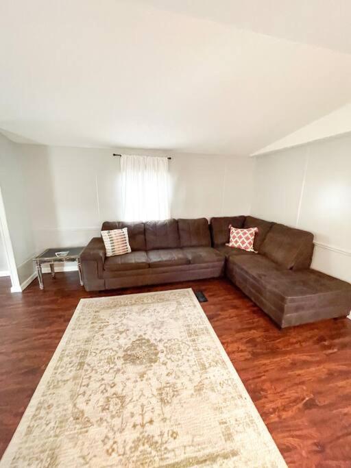 Centrally Located 3 Bedroom เวสต์มอนโร ภายนอก รูปภาพ